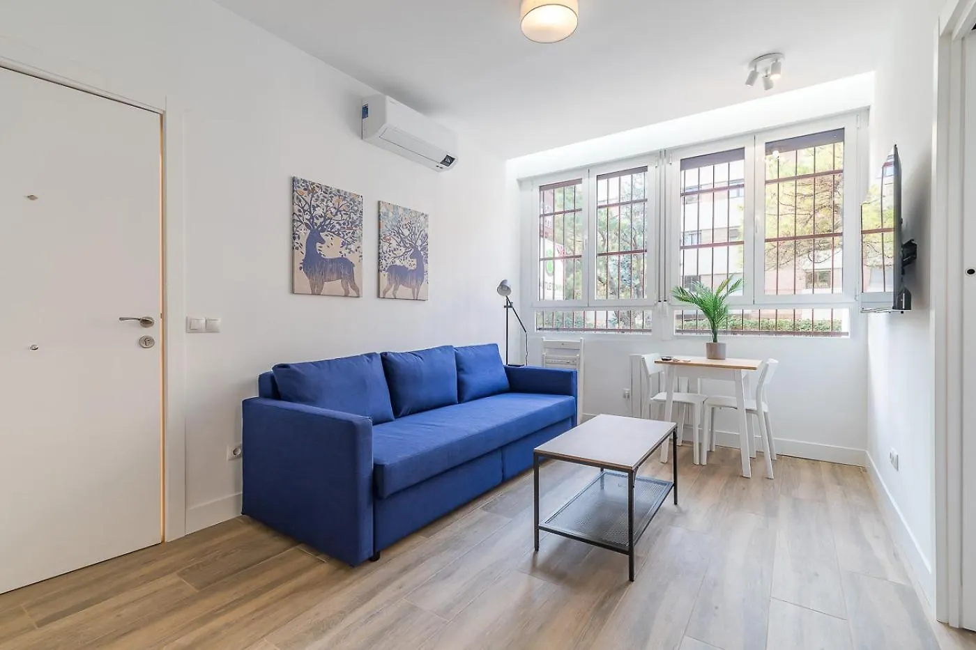 Arturo Soria Apartments3 Madrid 0*,  Spain